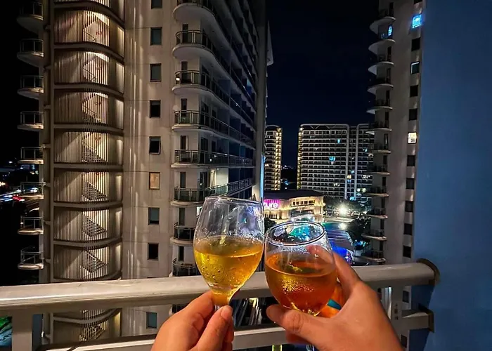 Hotel 1226 Azure Paranaque Staycation 3*